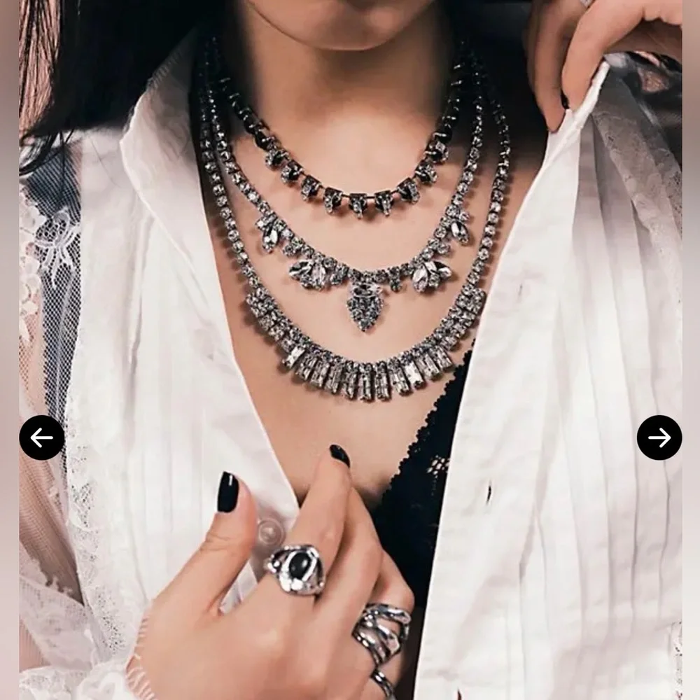 🦋Free People Layered Necklace - Picture 1 of 9